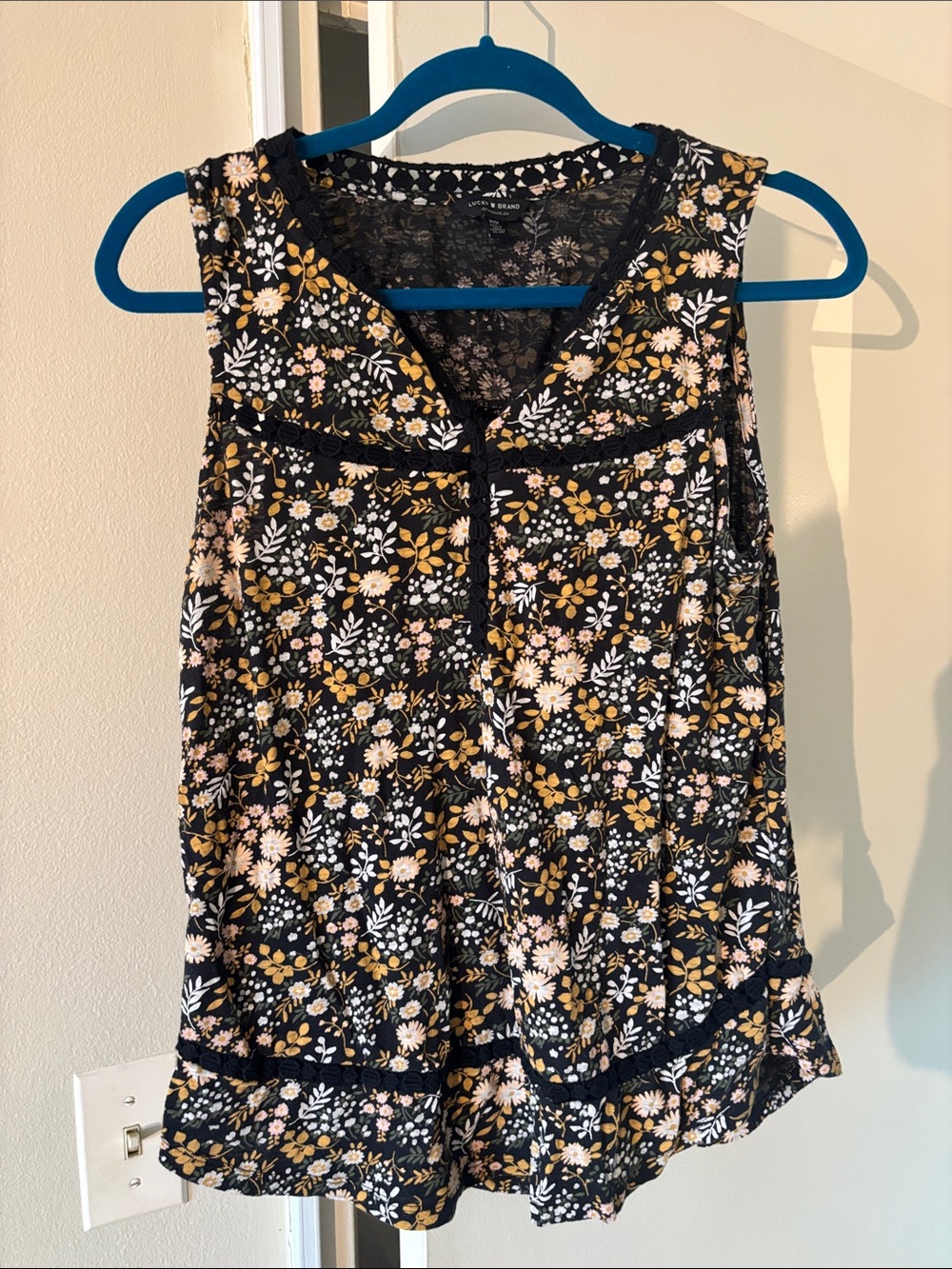 Lucky Brand Black Floral Lace-Trim Embroidered Sleeveless Tank top
